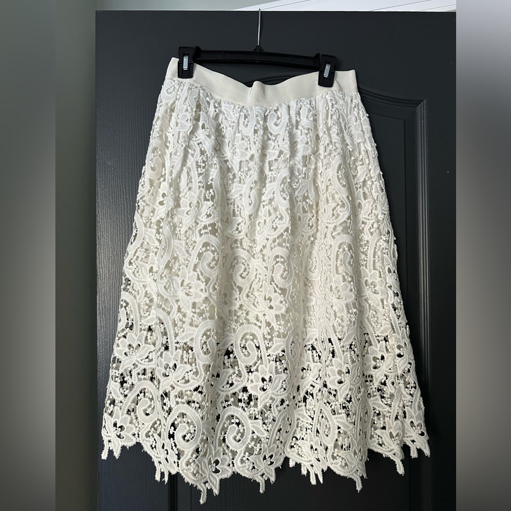 Ann Taylor white lace skirt | size 6
